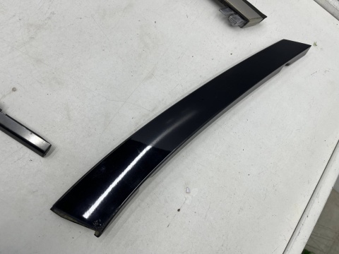 Listwa Mercedes w210 95-02r. KOMBI prawa tylna boczna nakładka karoseryjna ozdobna obramówka szyby bagażnika