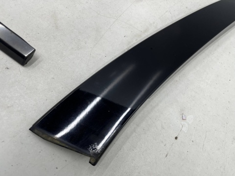 Listwa Mercedes w210 95-02r. KOMBI prawa tylna boczna nakładka karoseryjna ozdobna obramówka szyby bagażnika