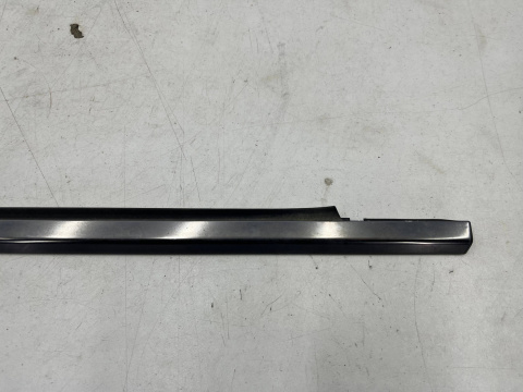 Listwa Mercedes w210 95-02r. KOMBI prawa tylna boczna nakładka karoseryjna ozdobna obramówka szyby bagażnika