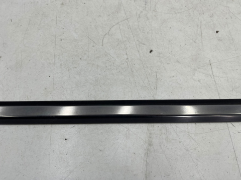 Listwa Mercedes w210 95-02r. KOMBI prawa tylna boczna nakładka karoseryjna ozdobna obramówka szyby bagażnika