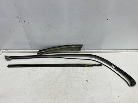 Listwa Mercedes w210 95-02r. KOMBI prawa tylna boczna nakładka karoseryjna ozdobna obramówka szyby bagażnika