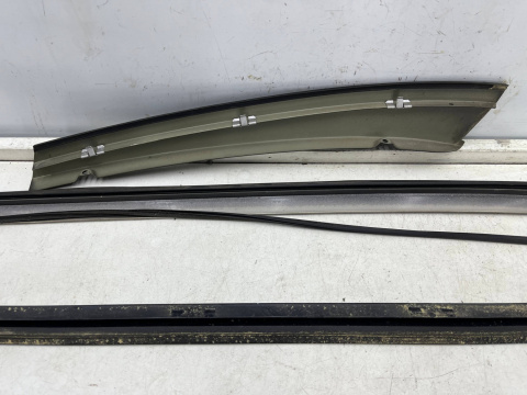 Listwa Mercedes w210 95-02r. KOMBI prawa tylna boczna nakładka karoseryjna ozdobna obramówka szyby bagażnika