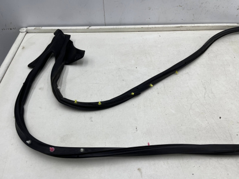 Uszczelka Mazda MX-5 MX5 IV Fiat 124 Spider 15r.- guma lewych przednich drzwi lewy przód NIEUSZKODZONA a2ad-w03