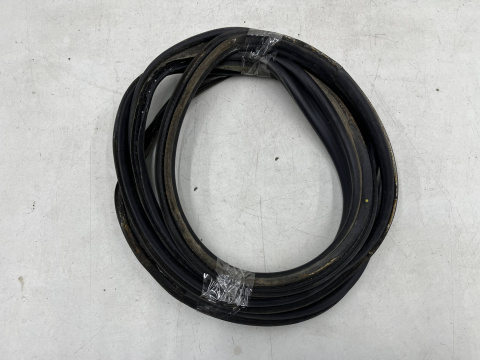 Uszczelka Mercedes w210 95-02r. KOMBI guma klapy bagażnika wewnętrzna NIEUSZKODZONA