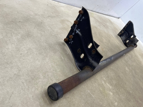 Belka zderzaka Mitsubishi L200 tylne dolne wzmocnienie poprzeczka szerokie mocowanie na cztery otwory