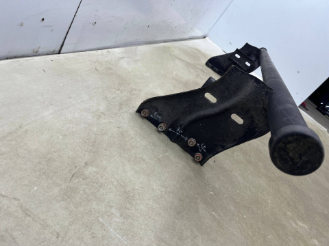 Belka zderzaka Mitsubishi L200 tylne dolne wzmocnienie poprzeczka szerokie mocowanie na cztery otwory