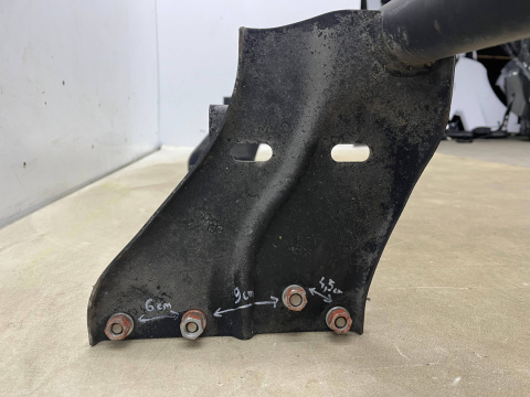 Belka zderzaka Mitsubishi L200 tylne dolne wzmocnienie poprzeczka szerokie mocowanie na cztery otwory