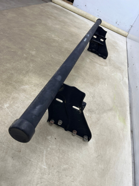 Belka zderzaka Mitsubishi L200 tylne dolne wzmocnienie poprzeczka szerokie mocowanie na cztery otwory