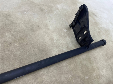 Belka zderzaka Mitsubishi L200 tylne dolne wzmocnienie poprzeczka szerokie mocowanie na cztery otwory