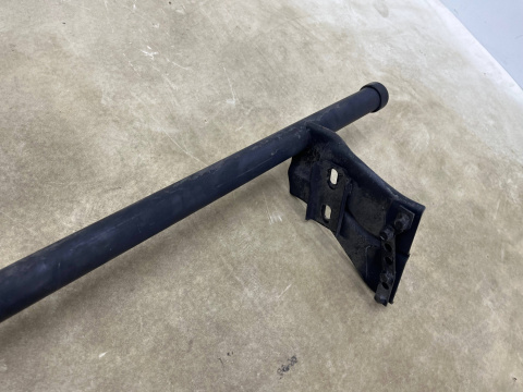 Belka zderzaka Mitsubishi L200 tylne dolne wzmocnienie poprzeczka szerokie mocowanie na cztery otwory