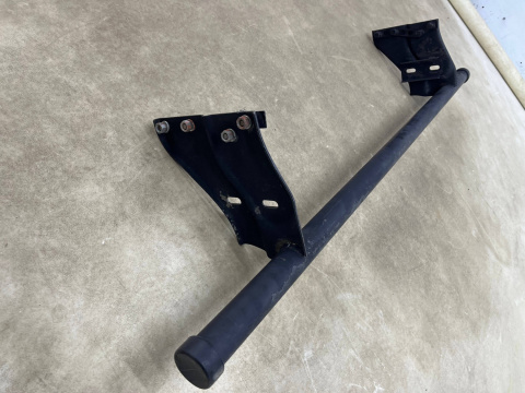 Belka zderzaka Mitsubishi L200 tylne dolne wzmocnienie poprzeczka szerokie mocowanie na cztery otwory
