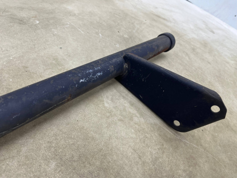 Belka zderzaka Mitsubishi L200 tylne dolne wzmocnienie poprzeczka wąskie mocowanie na dwa otwory