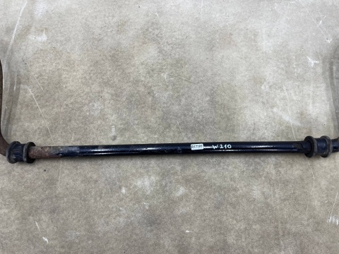 Drążek stabilizatora Mercedes w210 KOMBI 95-02r. 3.2 v6 benzyna drążek przedni stabilizator przód 30 mm.