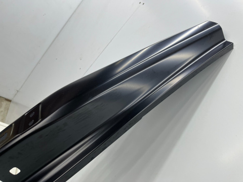 Poszycie VW Touareg III 18r.- prawy słupek próg środkowy ćwiartka reperaturka NOWA oryginalna 760809994a