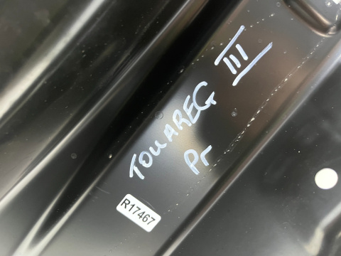 Poszycie VW Touareg III 18r.- prawy słupek próg środkowy ćwiartka reperaturka NOWA oryginalna 760809994a