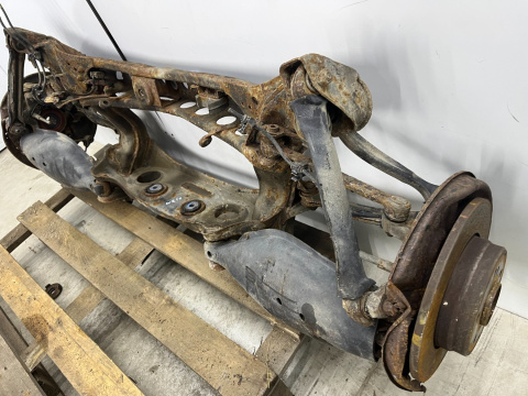 Belka zawieszenia Mercedes w210 KOMBI 95-02r. kompletna tylna oś wózek zwrotnice czujniki ABS