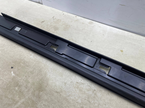 Nakładka progu Mazda 2 III DJ 14r.- lewa listwa progowa zewnętrzna dolna próg da6l-50491