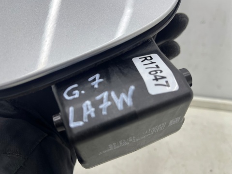 Klapka wlewu paliwa VW Golf 7 VII 12-20r. HB Hatchback Kolor LA7W + korek 5g0809999 5g0809857