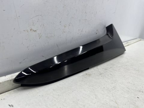 Listwa Mazda CX-30 CX30 19r.- PRAWA nakładka szyby klapy bagażnika spoiler blenda dfr5-519b1 dfr5-b09b2