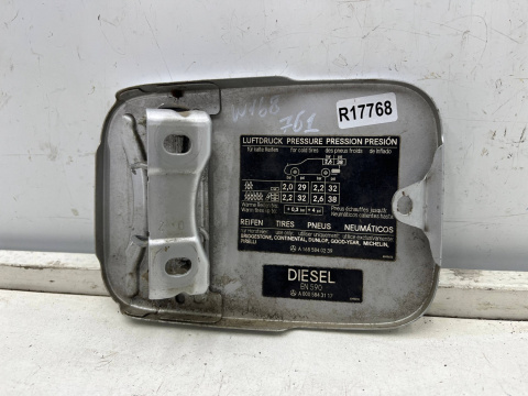 Klapka wlewu paliwa Mercedes w168 A-klasa 97-04r. kod koloru 761 srebrna