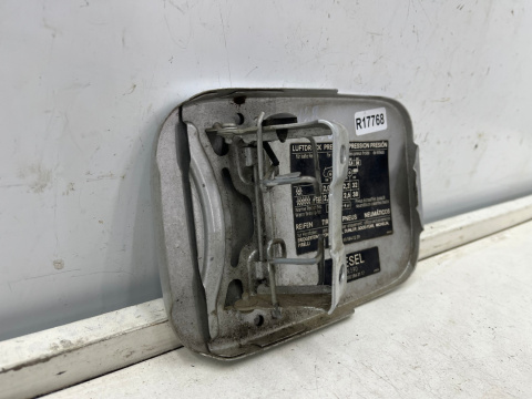 Klapka wlewu paliwa Mercedes w168 A-klasa 97-04r. kod koloru 761 srebrna