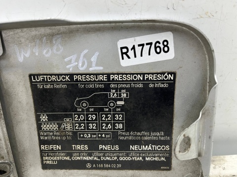 Klapka wlewu paliwa Mercedes w168 A-klasa 97-04r. kod koloru 761 srebrna