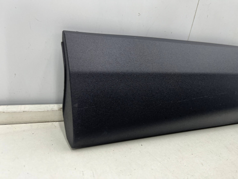 Listwa Audi Q3 II 83a 18r.- lewa przednia listwa dolna drzwi STRUKTURA lewy przód 83a853959