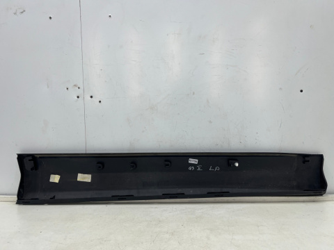Listwa Audi Q3 II 83a 18r.- lewa przednia listwa dolna drzwi STRUKTURA lewy przód 83a853959