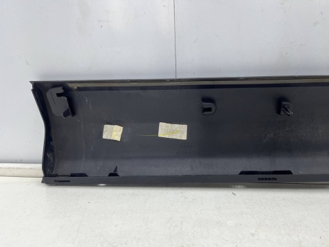 Listwa Audi Q3 II 83a 18r.- lewa przednia listwa dolna drzwi STRUKTURA lewy przód 83a853959