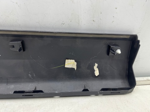 Listwa Audi Q3 II 83a 18r.- lewa tylna listwa dolna drzwi STRUKTURA lewy tył 83a853969