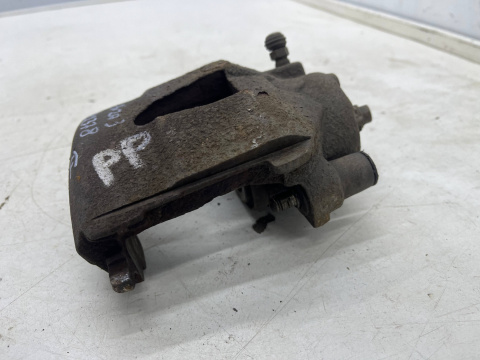 Zacisk hamulcowy VW Golf IV V VI Polo III IV Audi A3 8l 8p Leon I II Ibiza III IV Fabia Octavia Caddy 3 prawy przedni jarzmo 