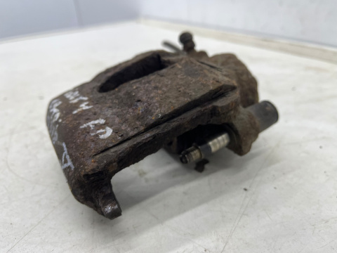 Zacisk hamulcowy VW Golf IV V VI Polo III IV Audi A3 8l 8p Leon I II Ibiza III IV Fabia Octavia Caddy 3 prawy przedni jarzmo 