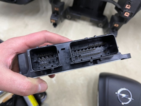 Deska rozdzielcza Opel Insignia A 08-13r. kokpit konsola poduszki powietrzne pasy bezpieczeństwa napinacze AIRBAG komplet