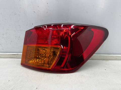 Lampa Lexus IS II 05-09r. prawa tylna w błotnik oryginalna prawy tył