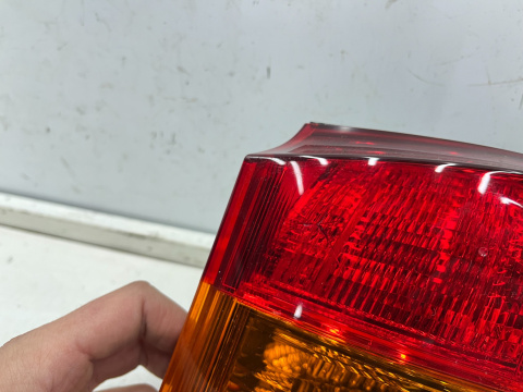 Lampa Lexus IS II 05-09r. prawa tylna w błotnik oryginalna prawy tył