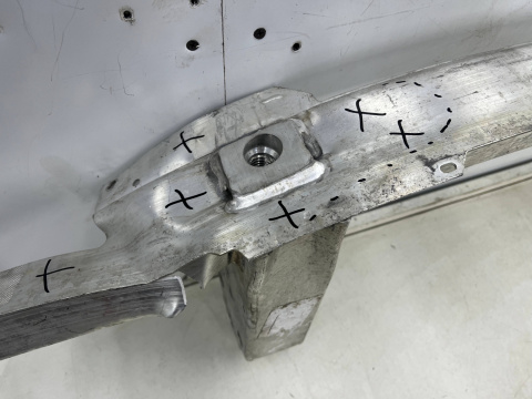 Belka zderzaka BMW 5 G30 G31 17-24r. przednie wzmocnienie zderzaka przód