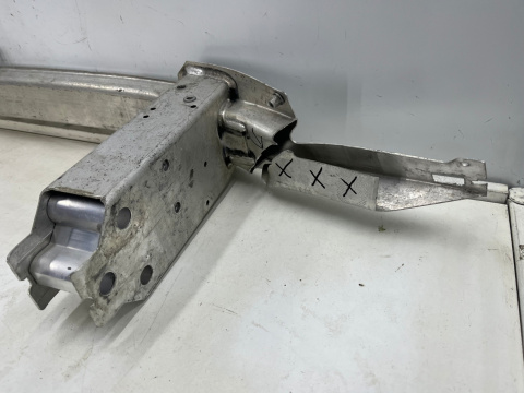 Belka zderzaka BMW 5 G30 G31 17-24r. przednie wzmocnienie zderzaka przód