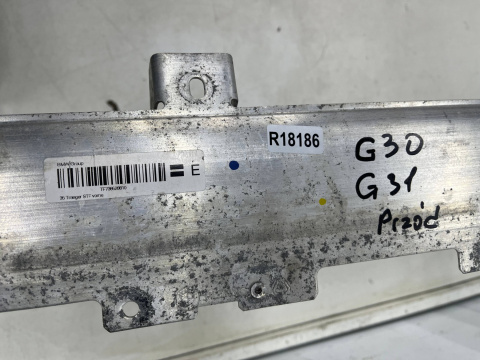 Belka zderzaka BMW 5 G30 G31 17-24r. przednie wzmocnienie zderzaka przód