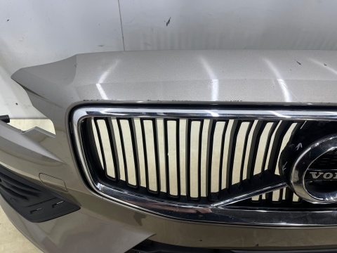 Zderzak przedni Volvo V60 S60 Cross Country 2 II 18r. przód spryski 31690589