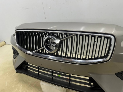 Zderzak przedni Volvo V60 S60 Cross Country 2 II 18r. przód spryski 31690589