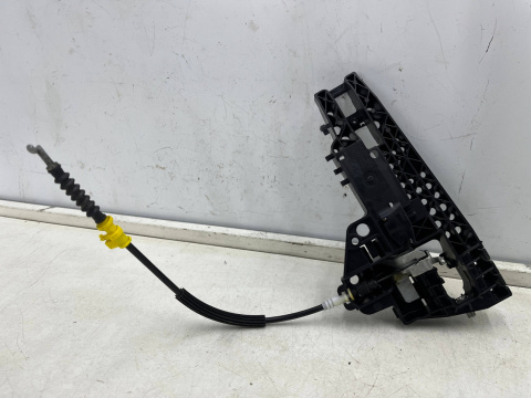 Klamka Audi A4 B8 07-15r. prawa przednia zewnętrzna podstawa rączki drzwi z linką prawy przód 8t0837886b