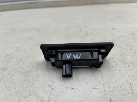 Lampka tablicy rejestracyjnej VW Volkswagen Audi Skoda Seat 2013r.- LED lampka klapy bagażnika podświetlenie tablicy 5na943021