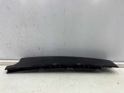 Listwa VW Golf 7 VII 12-20r. lewa tylna środkowa nakładka osłona słupka drzwi połysk lewy tył 5g6839901a