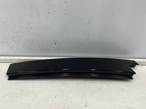 Listwa VW Golf 7 VII 12-20r. lewa tylna środkowa nakładka osłona słupka drzwi połysk lewy tył 5g6839901a