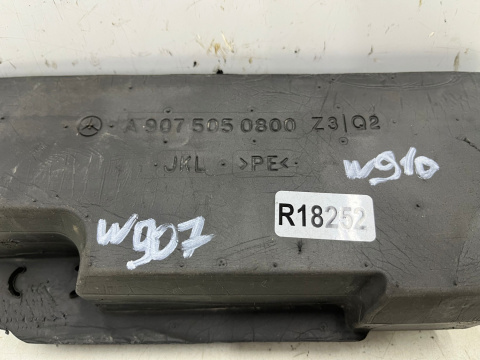 Osłona chłodnicy Mercedes Sprinter III w907 w910 18r.- osłona przewodów chłodnicy piankowa pasa przedniego a9075050800