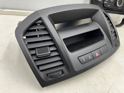 Radio Opel Insignia A 08-17r. tuner CD 300 fabryczny czytnik płyt panel sterowania wyświetlacz komplet 13326328