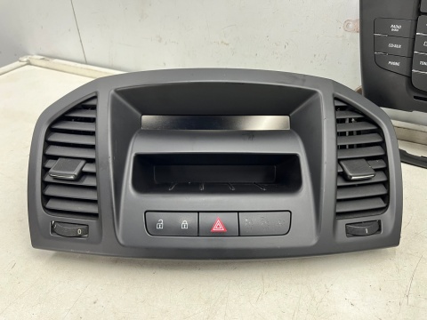 Radio Opel Insignia A 08-17r. tuner CD 300 fabryczny czytnik płyt panel sterowania wyświetlacz komplet 13326328