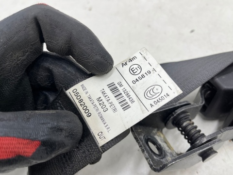 Pas bezpieczeństwa Opel Insignia A 1 I HB sedan 08-17r. lewy prawy tył 13288436