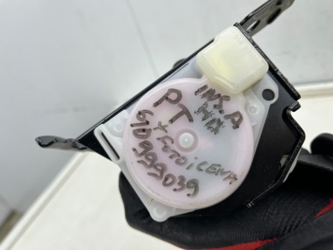 Pas bezpieczeństwa Opel Insignia A 1 I HB sedan 08-17r. lewy prawy tył 13288436