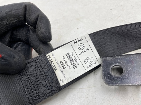 Pas bezpieczeństwa Opel Insignia A 1 I HB sedan 08-17r. lewy prawy tył 13288436